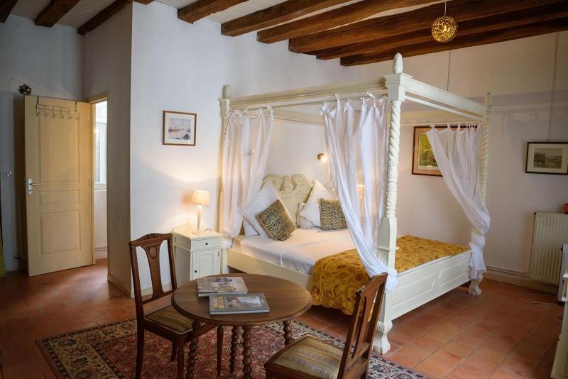 Bed and Breakfast La Demeure Saint-Ours Лош Экстерьер фото