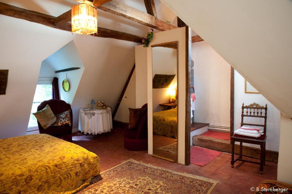 Bed and Breakfast La Demeure Saint-Ours Лош Номер фото