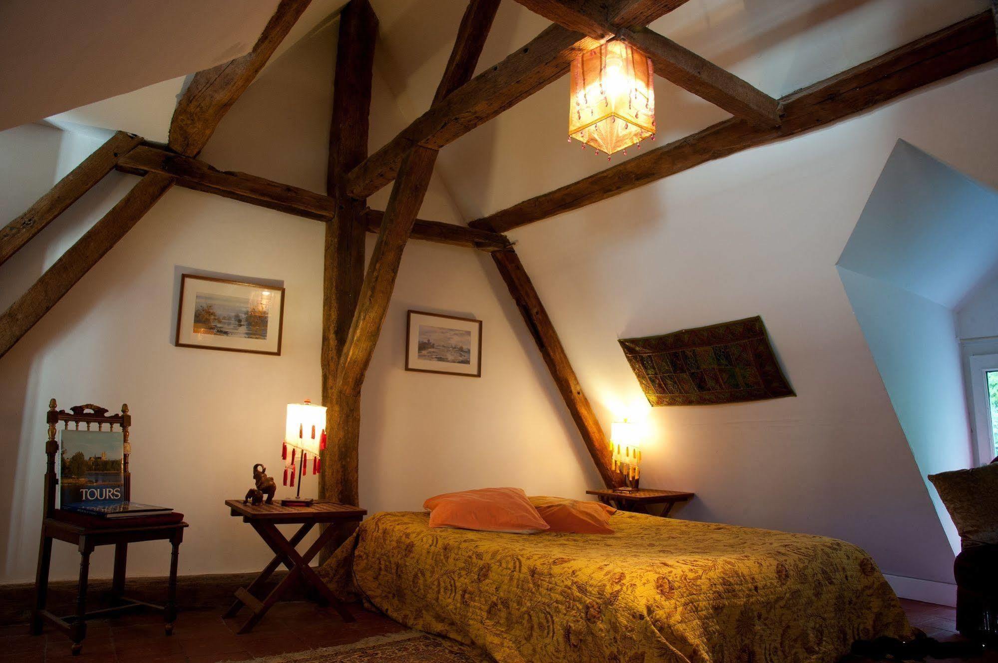 Bed and Breakfast La Demeure Saint-Ours Лош Экстерьер фото