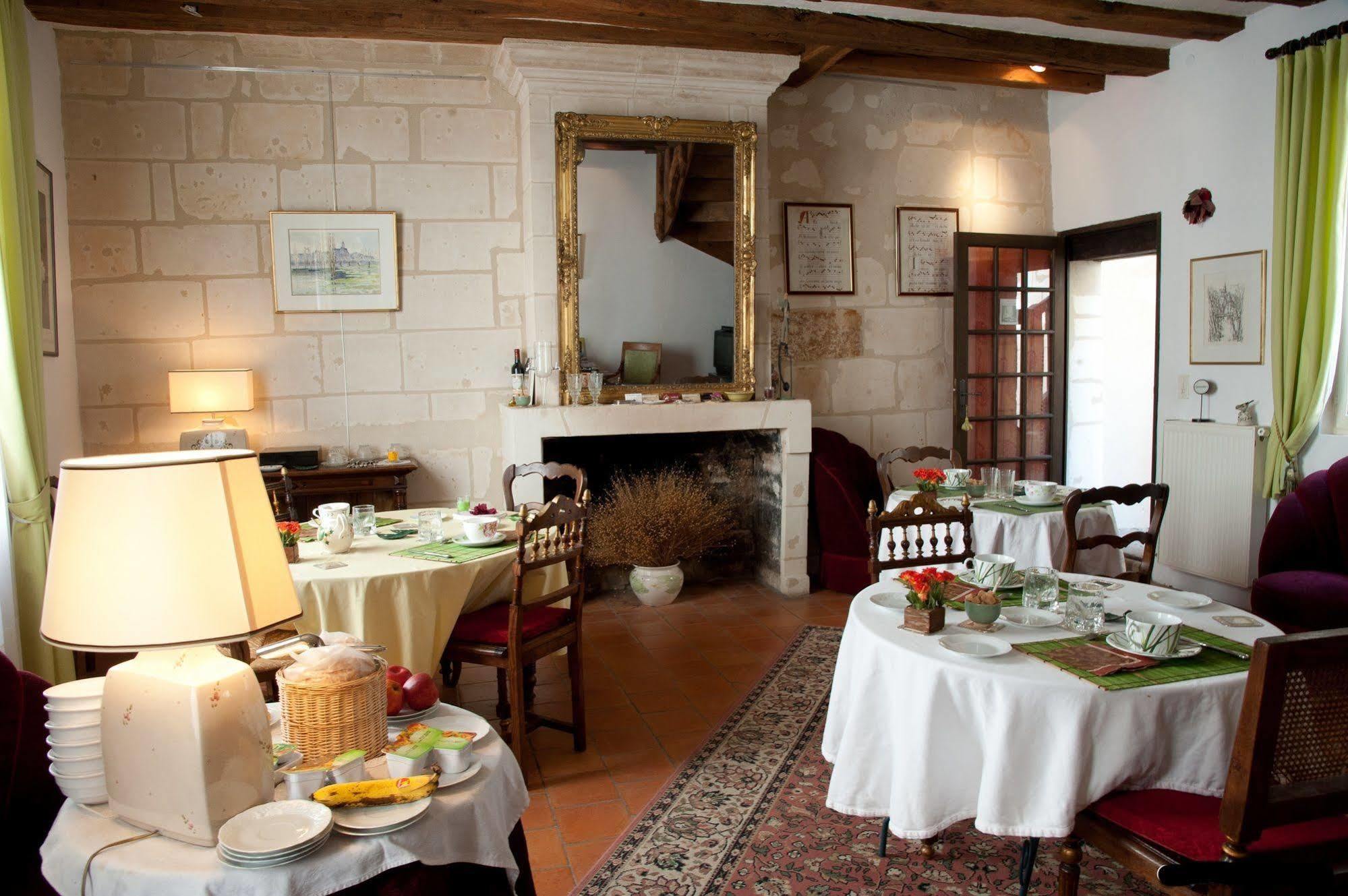 Bed and Breakfast La Demeure Saint-Ours Лош Экстерьер фото